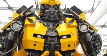 Fishnets, corsets and the 2015 Sydney Oz Comic Con syd-oz-comic-con-bumblebee-featured